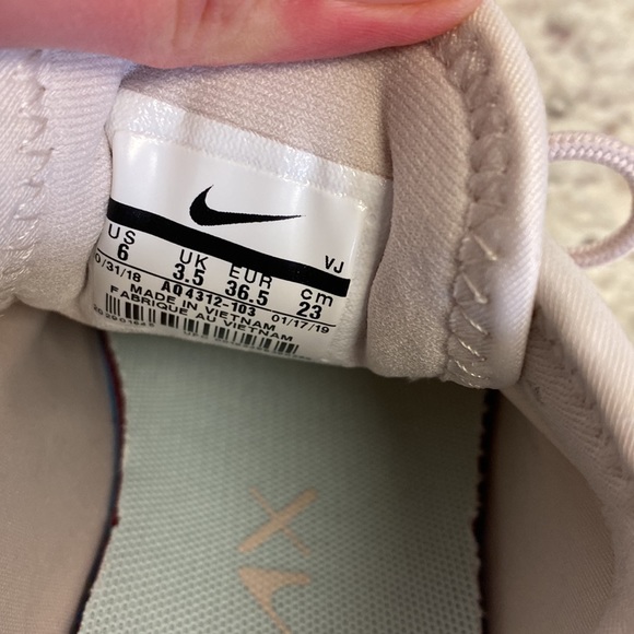 Nike Air Max Dia in Tan and Mint - Picture 7 of 8